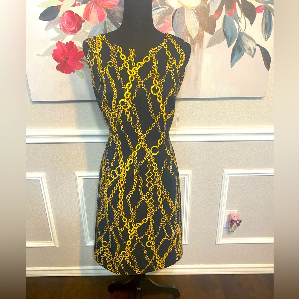 Ronni Nicole Gold and Black Sleeveless Dress